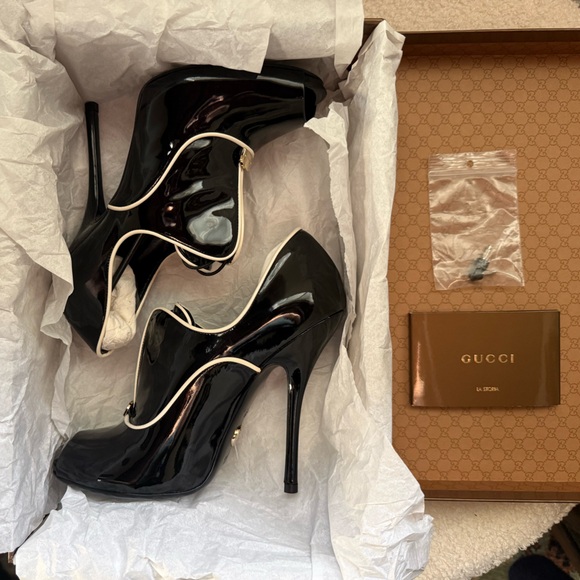 Gucci Shoes - Gucci Black Patent Leather Heels